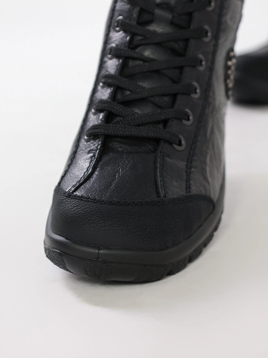Ботинки черного цвета с трикотажной манжетой